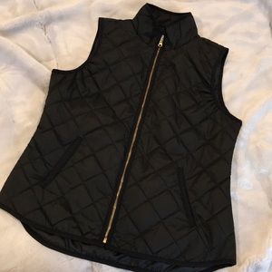 Old Navy Quilted Vest (NWOT)